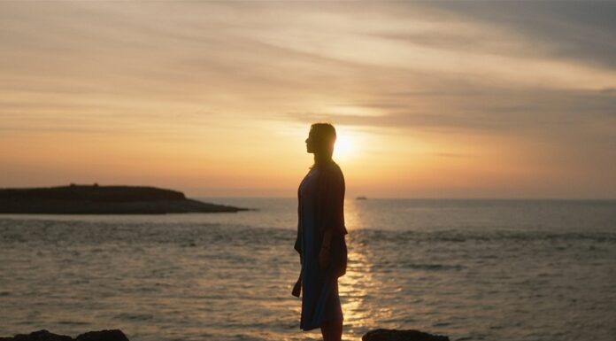 Eksplorasi Time Loop dan Time Travel dalam Sore: Istri dari Masa Depan