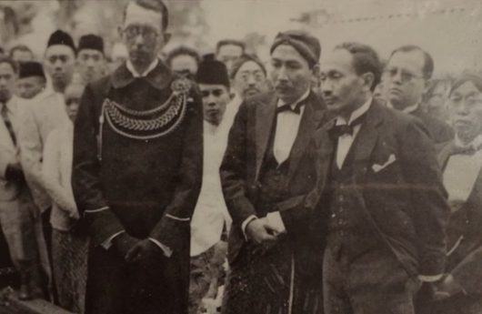 Dua Hati, Satu Kerja Sepi